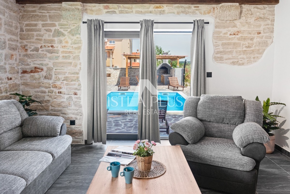 Casa indipendente in pietra nelle vicinanze di Parenzo