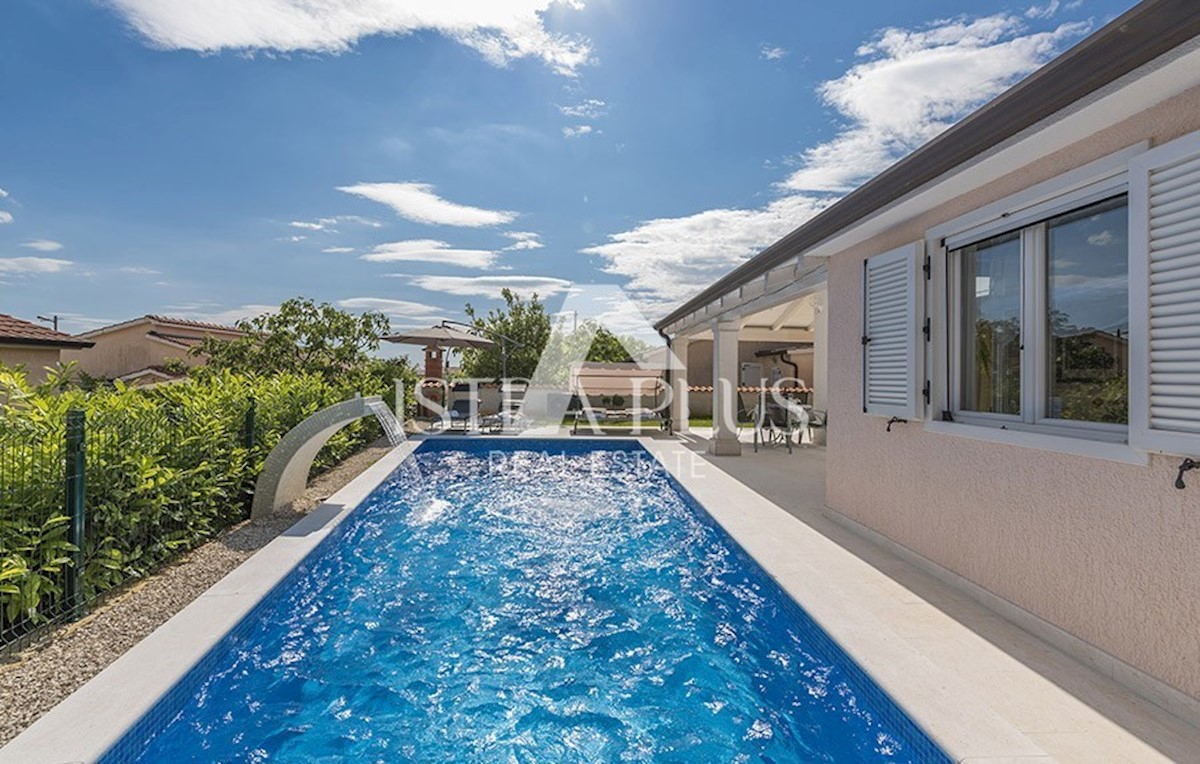 Casa indipendente con piscina - vicino Parenzo