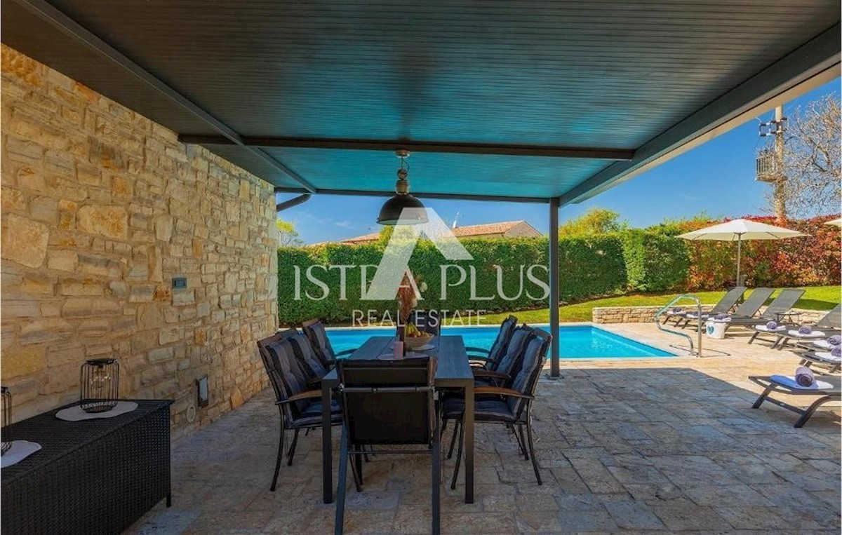 Villa in pietra su una collina con vista sul mare, Visignano, Istria
