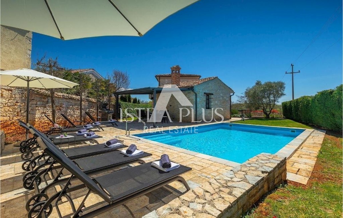 Villa in pietra su una collina con vista sul mare, Visignano, Istria