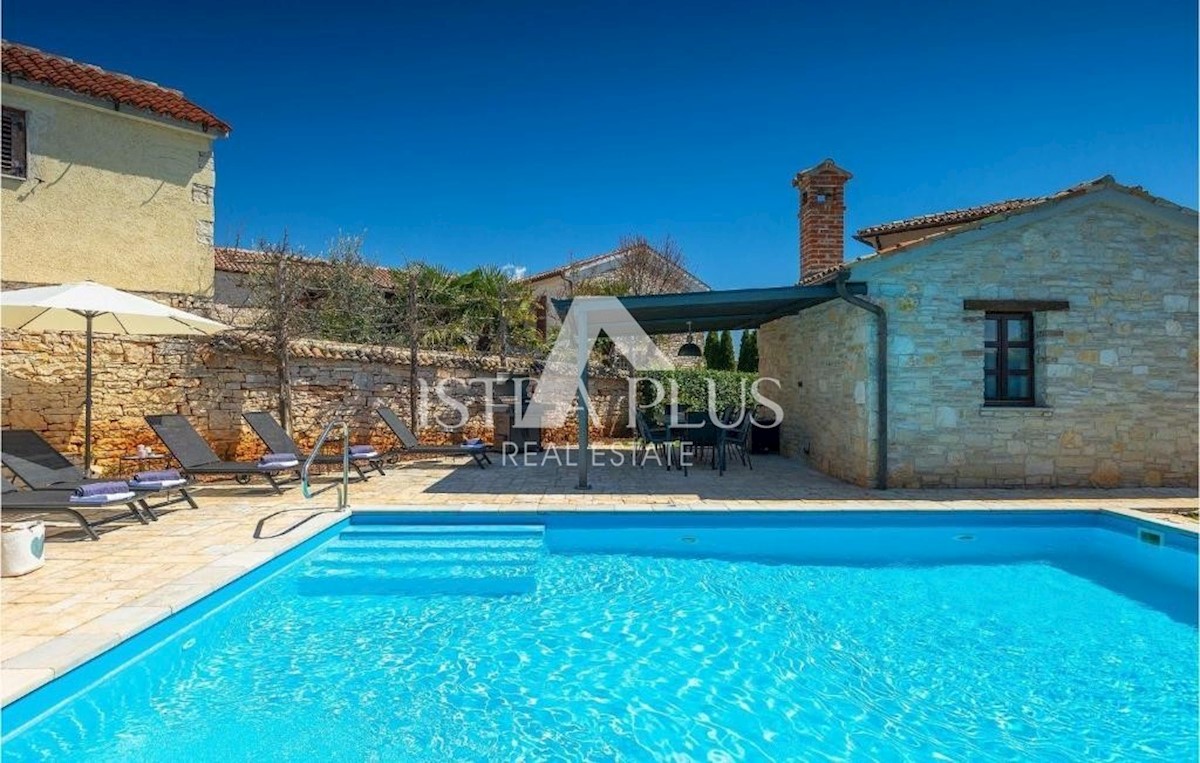 Villa in pietra su una collina con vista sul mare, Visignano, Istria