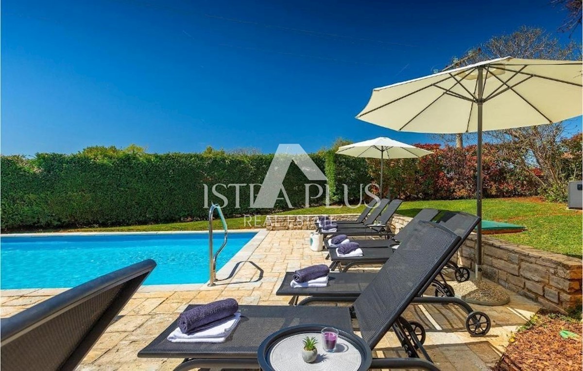 Villa in pietra su una collina con vista sul mare, Visignano, Istria