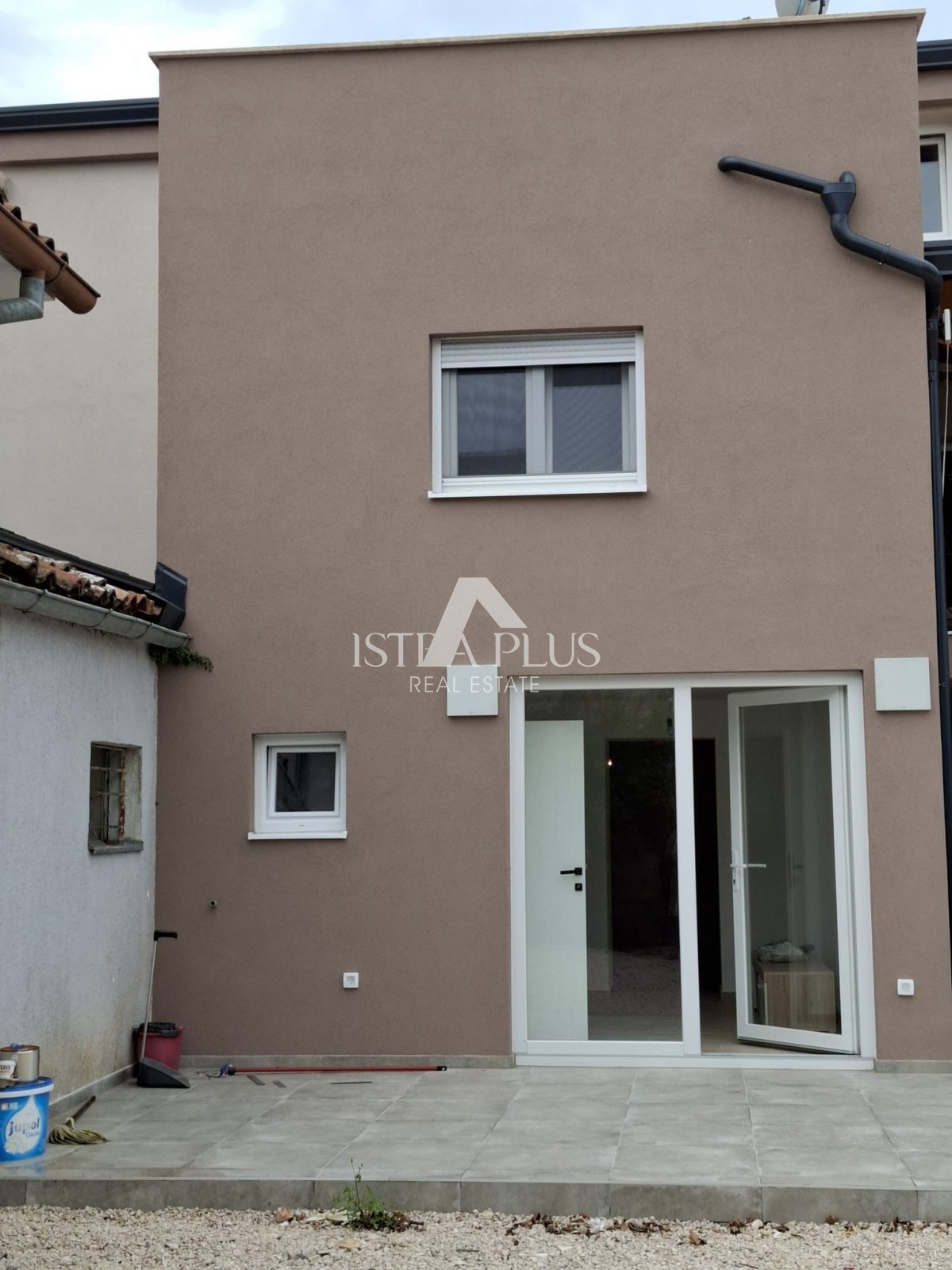 Casa bifamiliare familiare vicino a Parenzo, 6 km