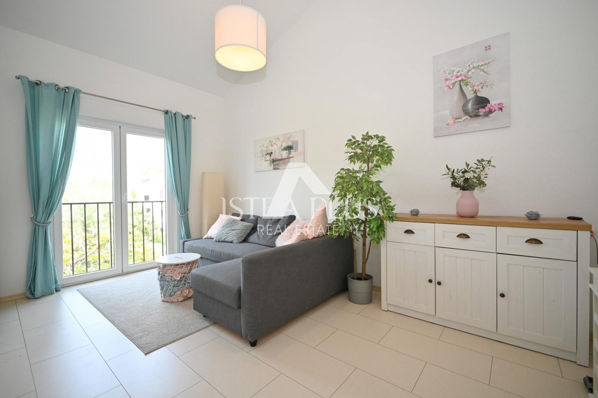 Červar Porat - appartamento con quattro camere da letto e giardino, completamente ristrutturato!