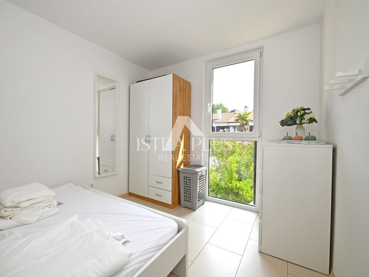 Červar Porat - appartamento con quattro camere da letto e giardino, completamente ristrutturato!