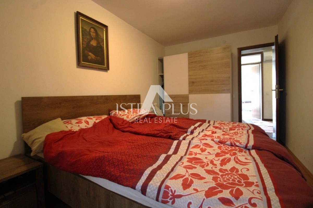 Offerta esclusiva dall'agenzia - Bellissima casa familiare in un tranquillo sobborgo di Parenzo