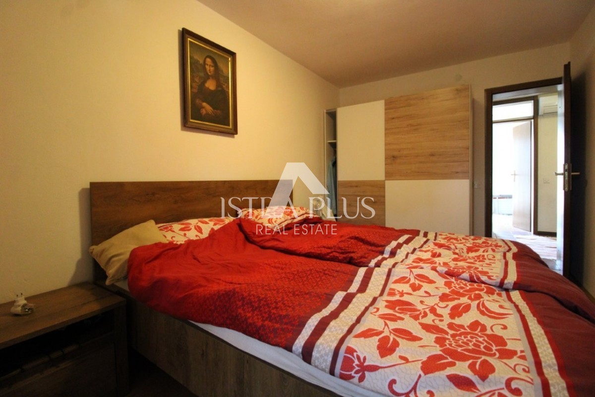 Offerta esclusiva dall'agenzia - Bellissima casa familiare in un tranquillo sobborgo di Parenzo