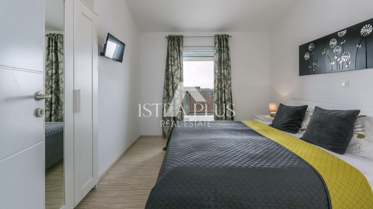 Poreč-Parenzo, casa indipendente di 134 m2 con piscina