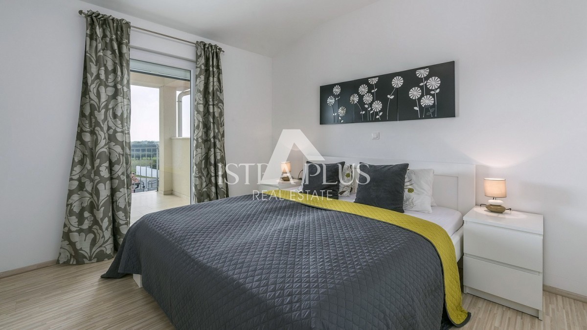 Poreč-Parenzo, casa indipendente di 134 m2 con piscina