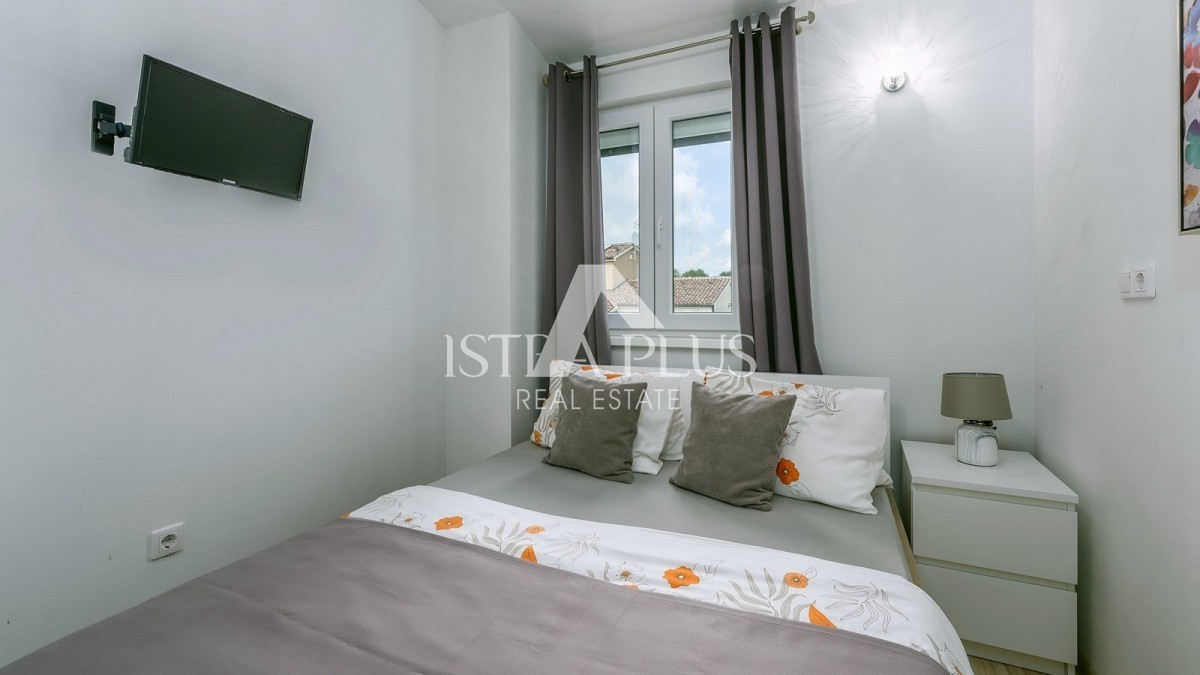 Poreč-Parenzo, casa indipendente di 134 m2 con piscina