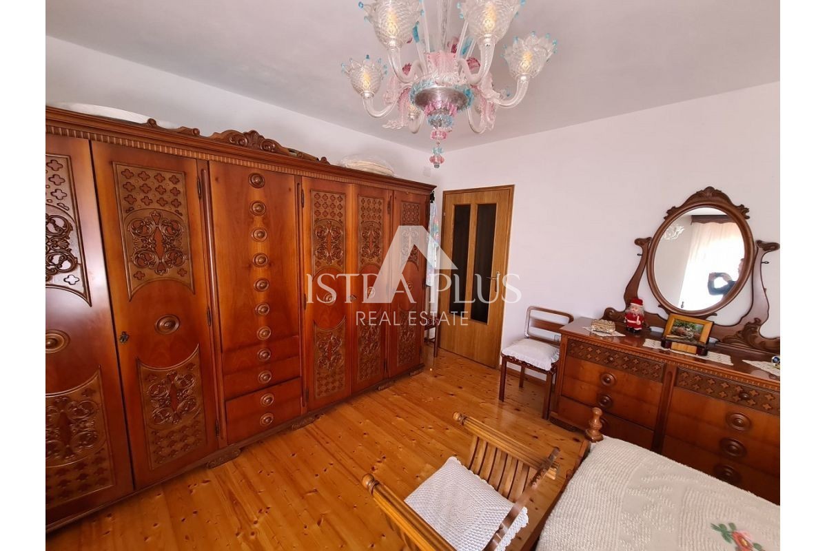 Istria, zona di Portole - Casa in pietra in posizione tranquilla con un bellissimo e ampio terreno!