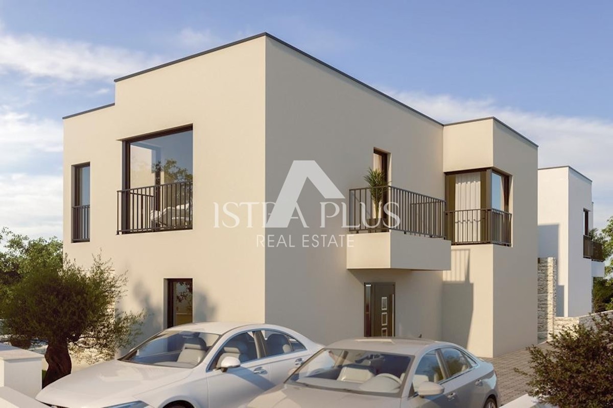 Bellissimo nuovo edificio a Parenzo