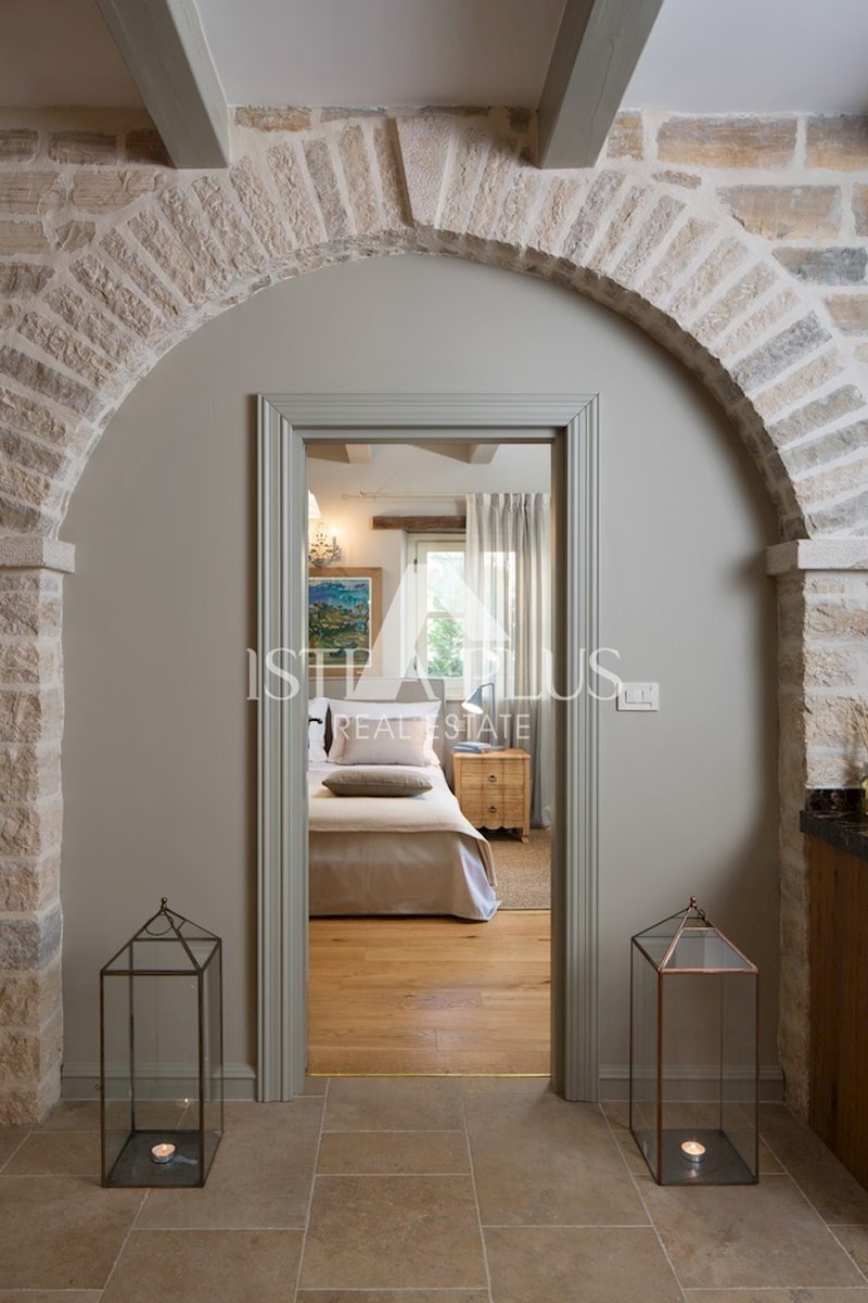 Villa con piscina e zona sportiva
