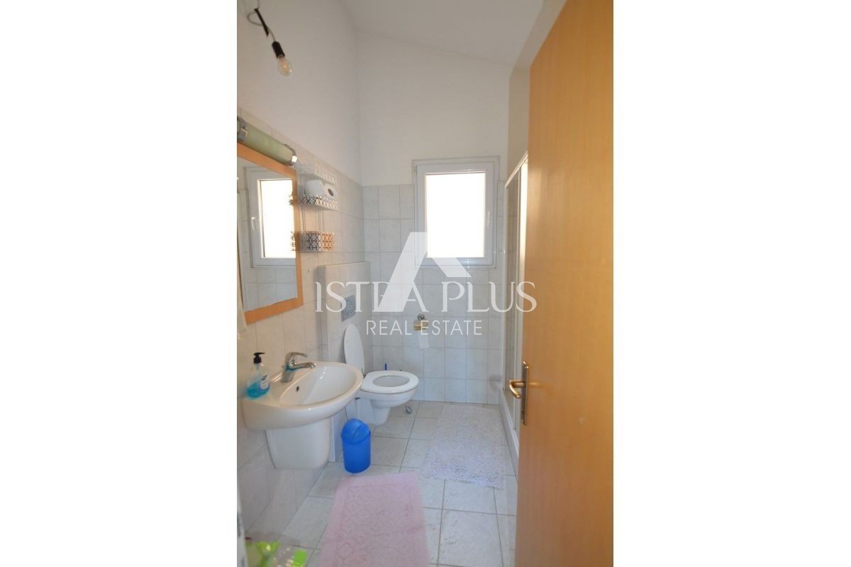 Tenuta con 2 case in vendita - Parenzo