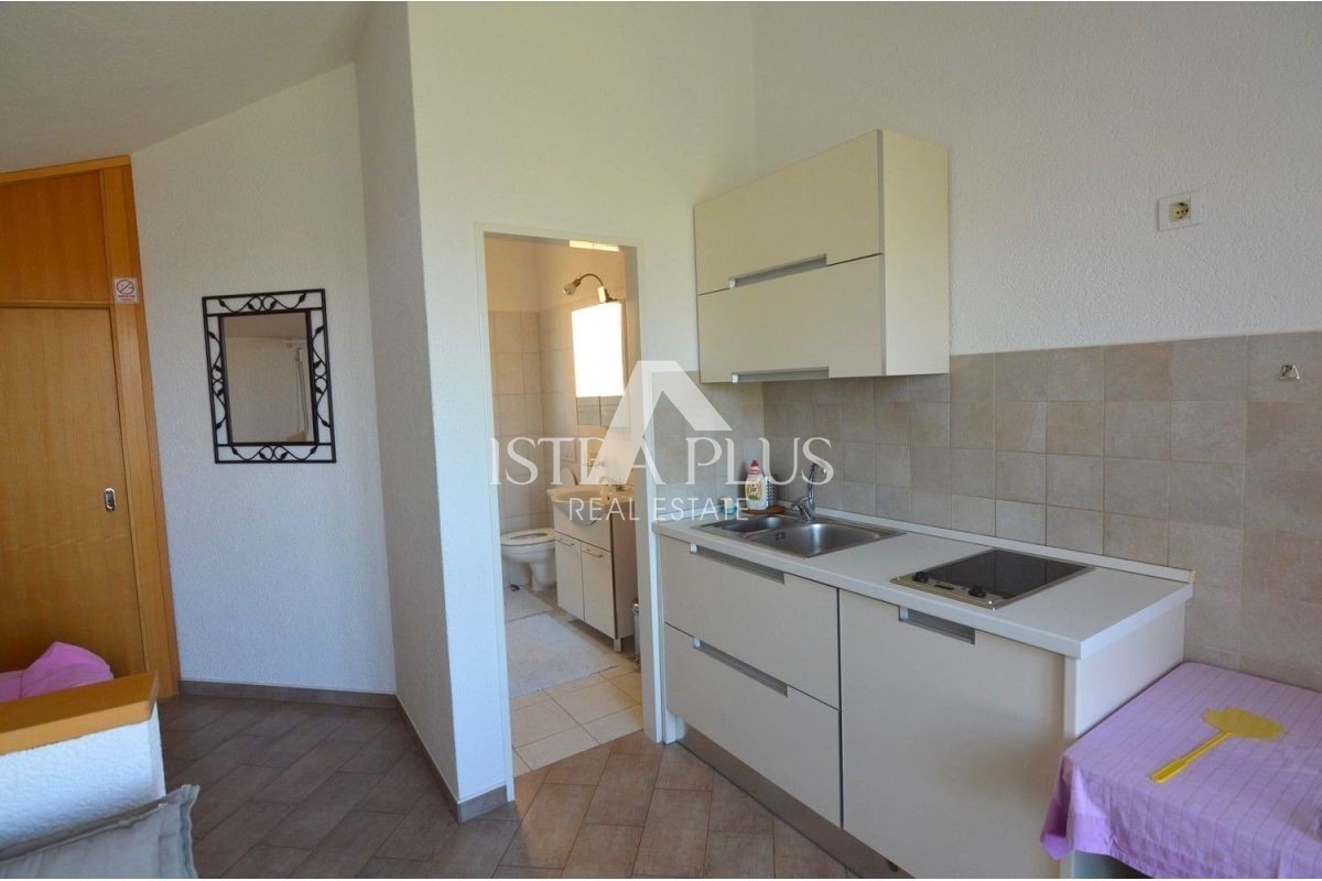 Tenuta con 2 case in vendita - Parenzo
