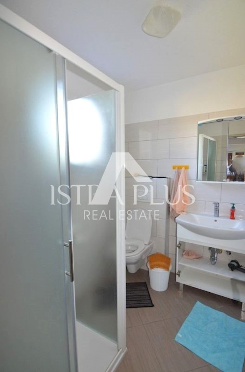 Tenuta con 2 case in vendita - Parenzo