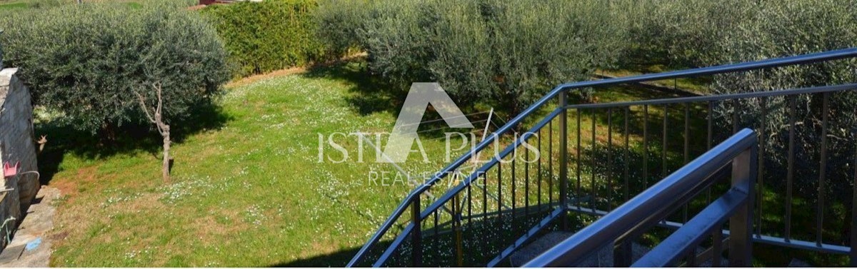 Tenuta con 2 case in vendita - Parenzo