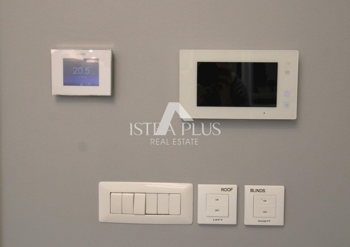 Casa di lusso nel centro di Parenzo con 3 appartamenti distribuiti su 3 piani