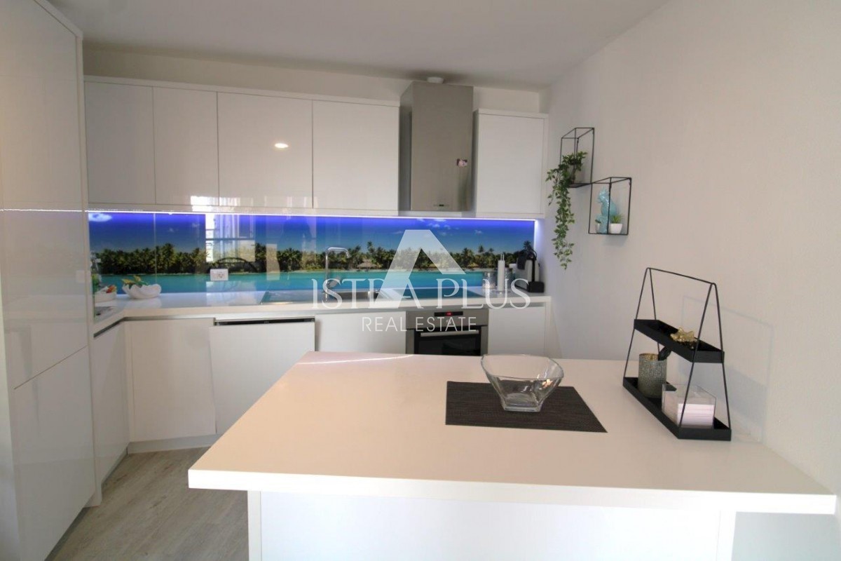 Casa di lusso nel centro di Parenzo con 3 appartamenti distribuiti su 3 piani