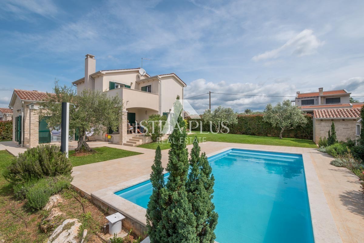 Zona di Parenzo, casa mediterranea con piscina!