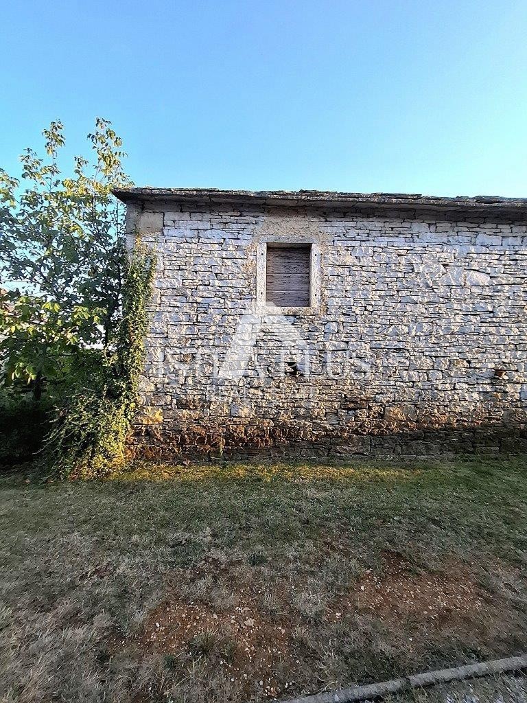 Casa in pietra in una posizione molto tranquilla immersa nella natura incontaminata!