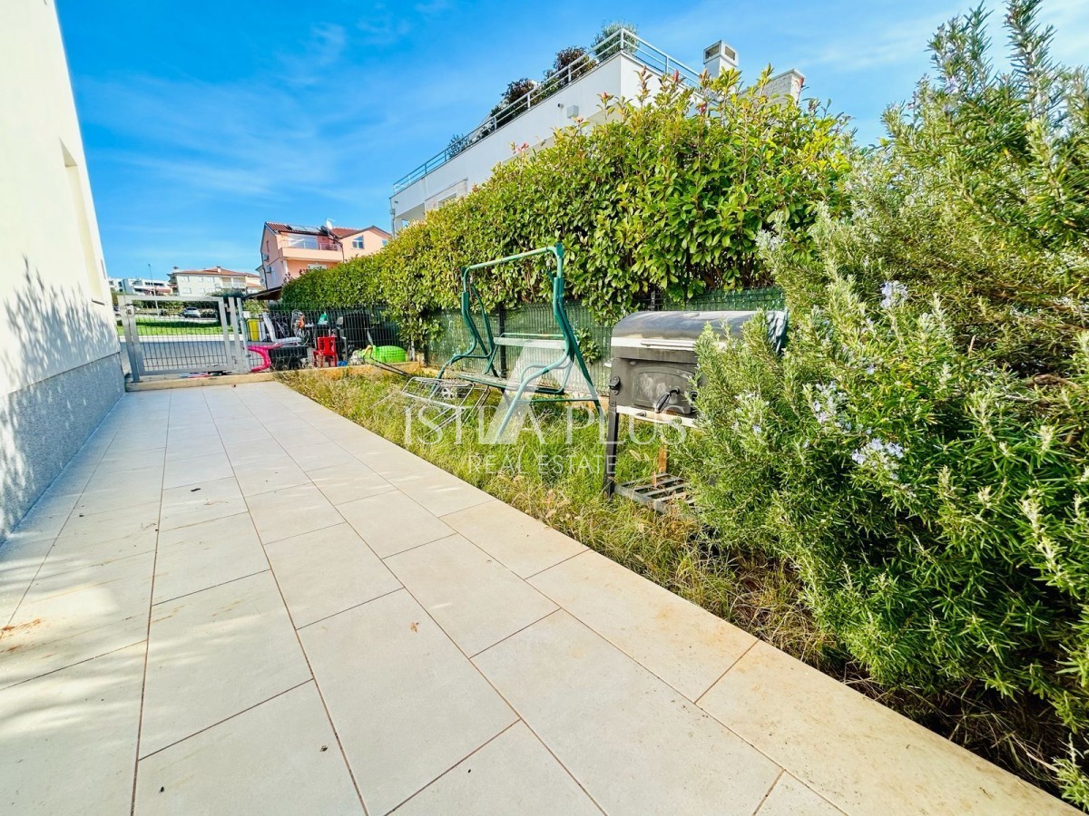Istria, Cittanova - Appartamento vicino al centro 600m, piano terra con 2 camere da letto
