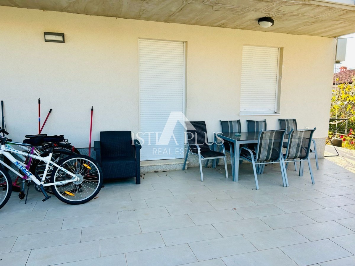 Istria, Cittanova - Appartamento vicino al centro 600m, piano terra con 2 camere da letto
