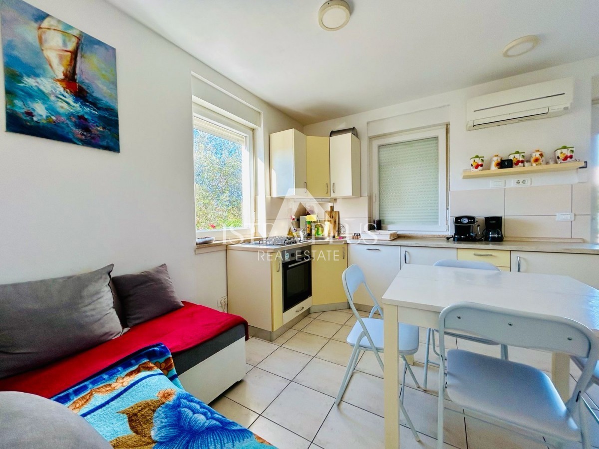 Istria, Cittanova - Appartamento vicino al centro 600m, piano terra con 2 camere da letto