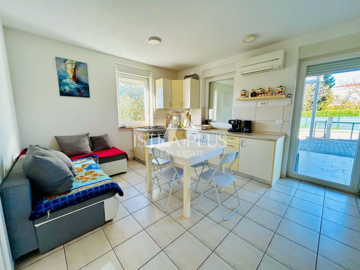 Istria, Cittanova - Appartamento vicino al centro 600m, piano terra con 2 camere da letto