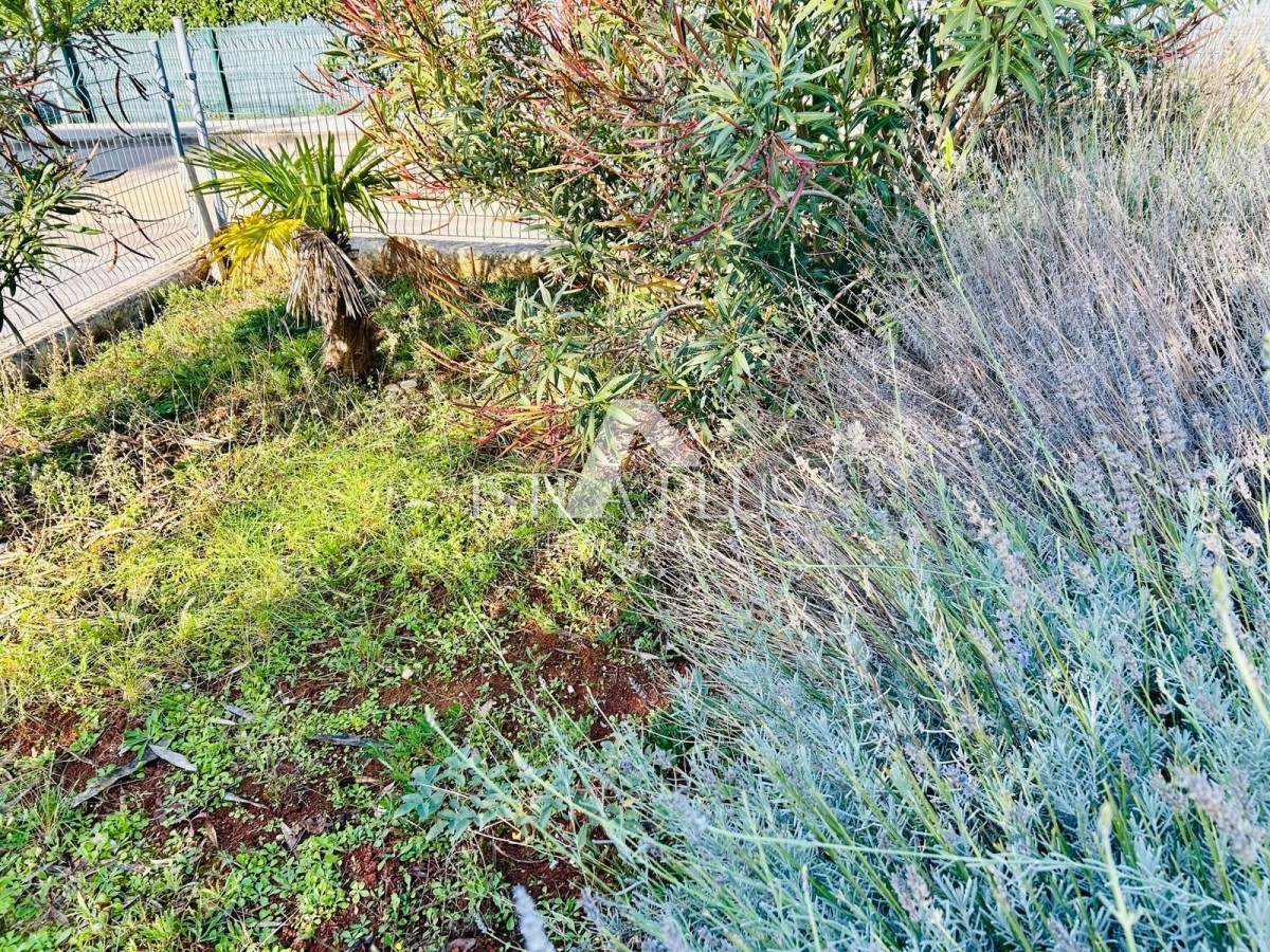 Istria, Cittanova - Appartamento vicino al centro 600m, piano terra con 2 camere da letto