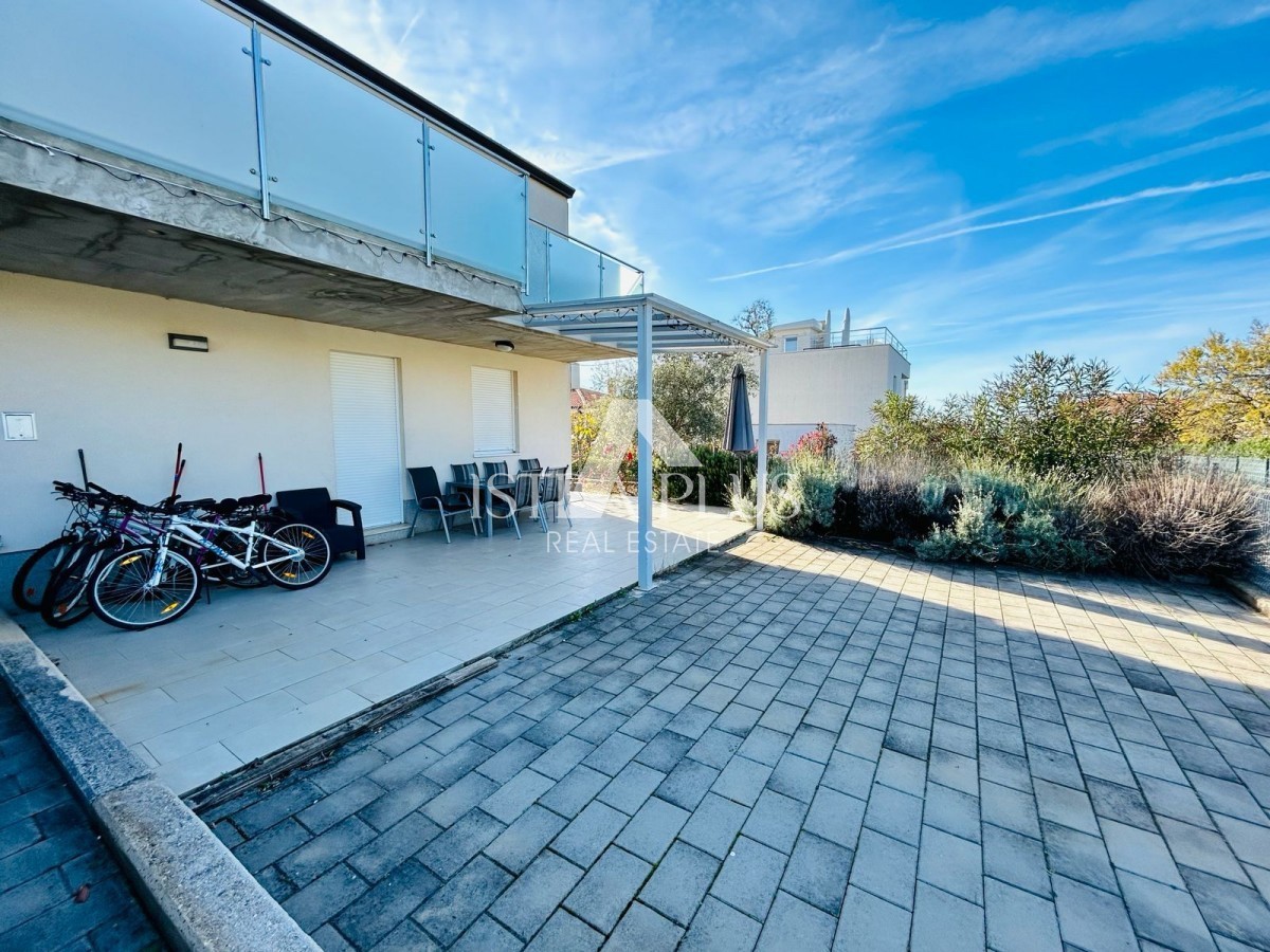 Istria, Cittanova - Appartamento vicino al centro 600m, piano terra con 2 camere da letto