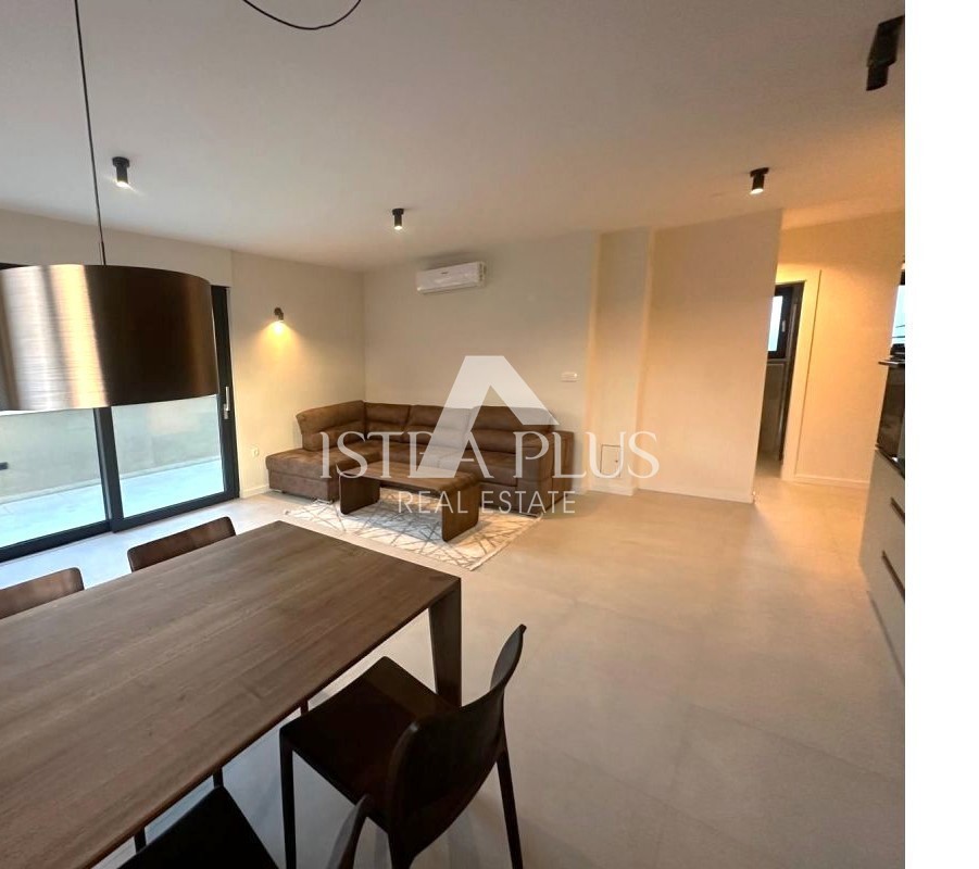 Tar-Vabriga, Appartamento al piano terra a 800m dal mare - nuova costruzione - arredato - giardino