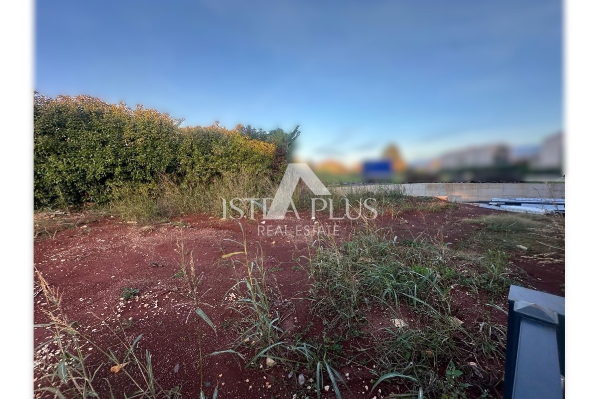 Tar-Vabriga, Appartamento al piano terra a 800m dal mare - nuova costruzione - arredato - giardino