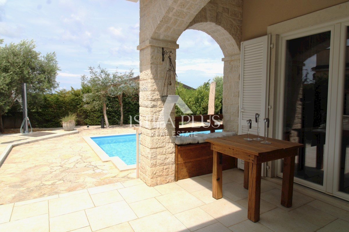 Istria, Parenzo Bella casa indipendente in pietra con piscina a 7 km da Parenzo