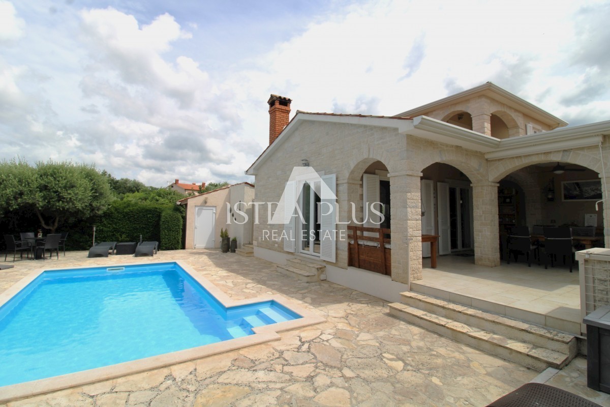 Istria, Parenzo Bella casa indipendente in pietra con piscina a 7 km da Parenzo