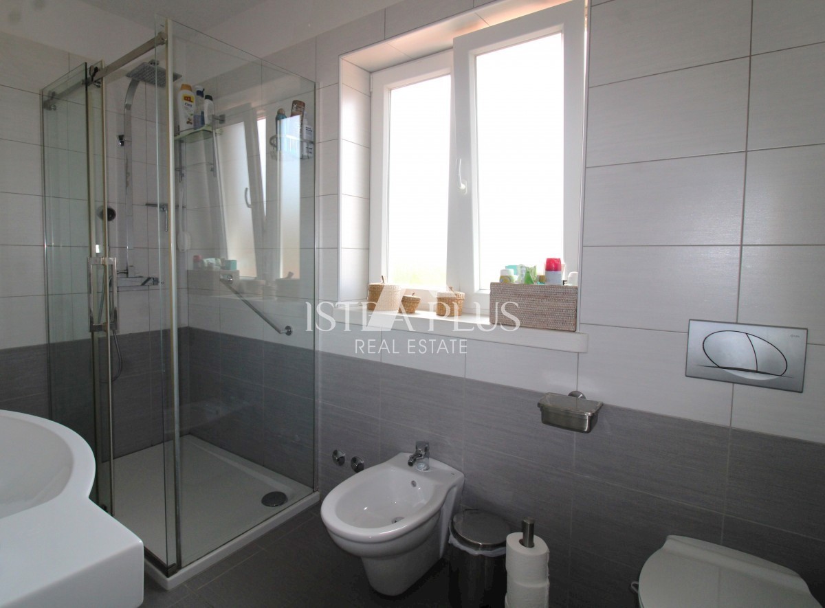 Istria, Parenzo Bella casa indipendente in pietra con piscina a 7 km da Parenzo