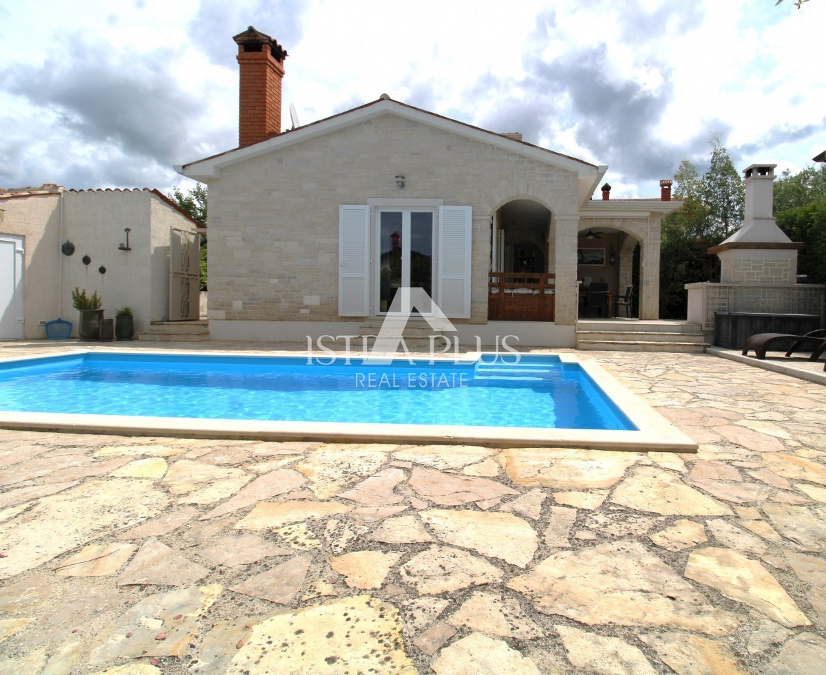 Istria, Parenzo Bella casa indipendente in pietra con piscina a 7 km da Parenzo