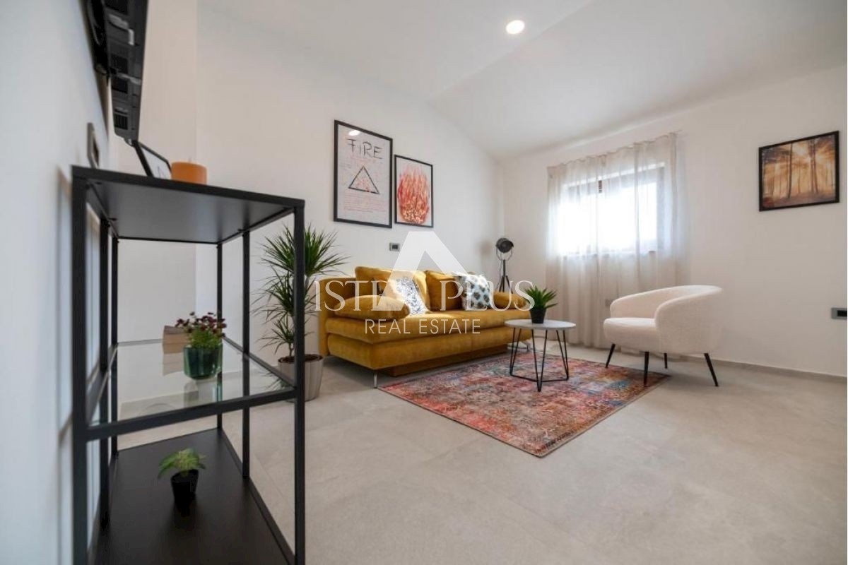 Appartamento al 2° piano - zona Parenzo