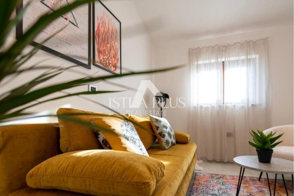 Appartamento al 2° piano - zona Parenzo