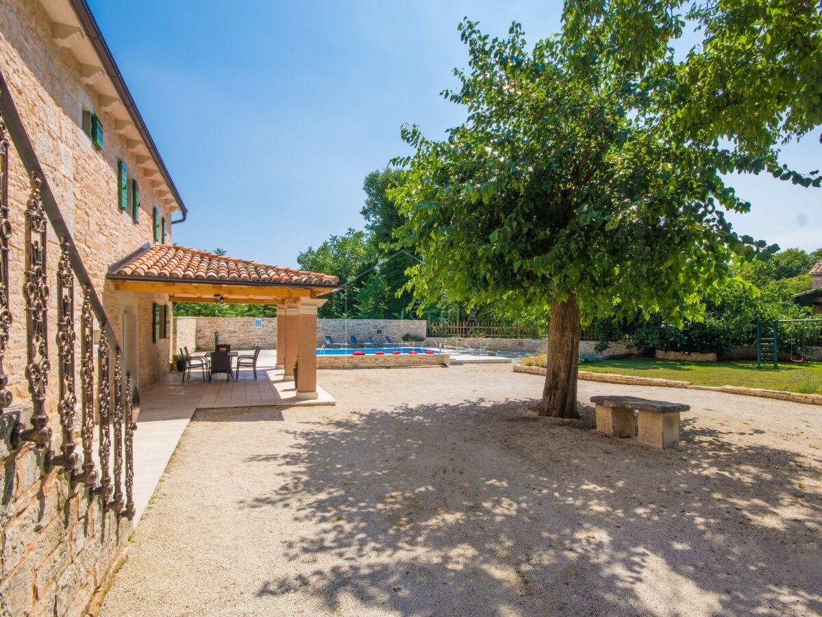 Rovigno, dintorni, casa istriana ristrutturata con piscina