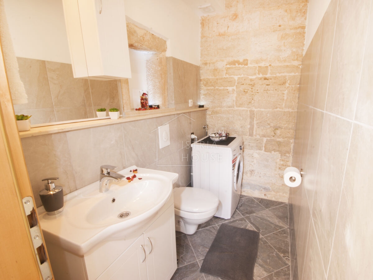 Rovigno, dintorni, casa istriana ristrutturata con piscina