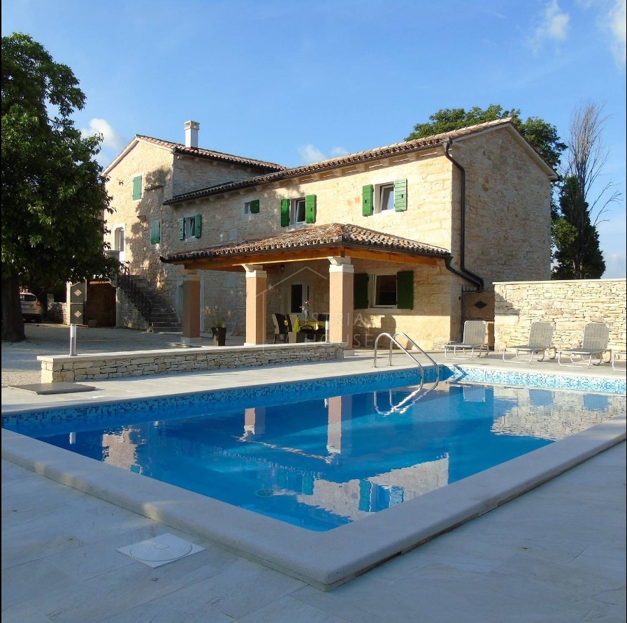 Rovigno, dintorni, casa istriana ristrutturata con piscina
