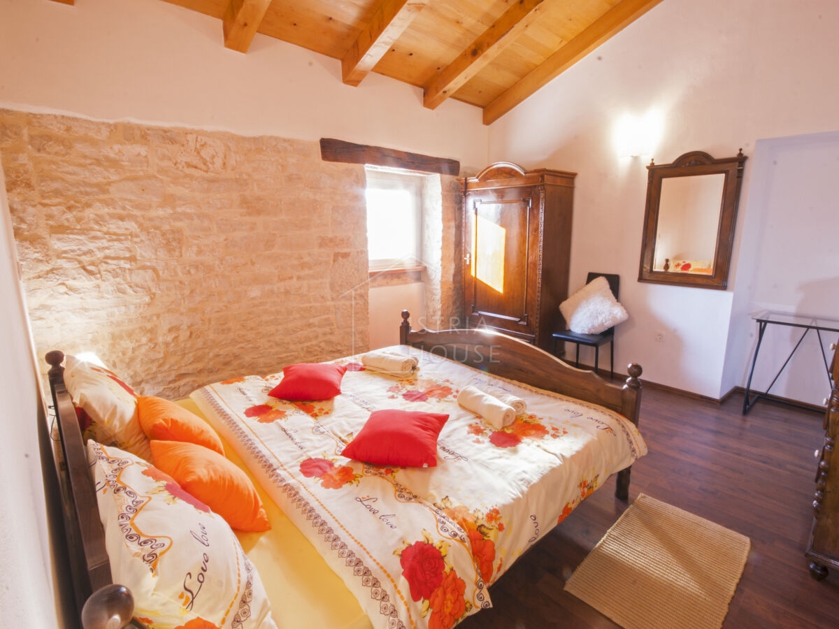 Rovigno, dintorni, casa istriana ristrutturata con piscina