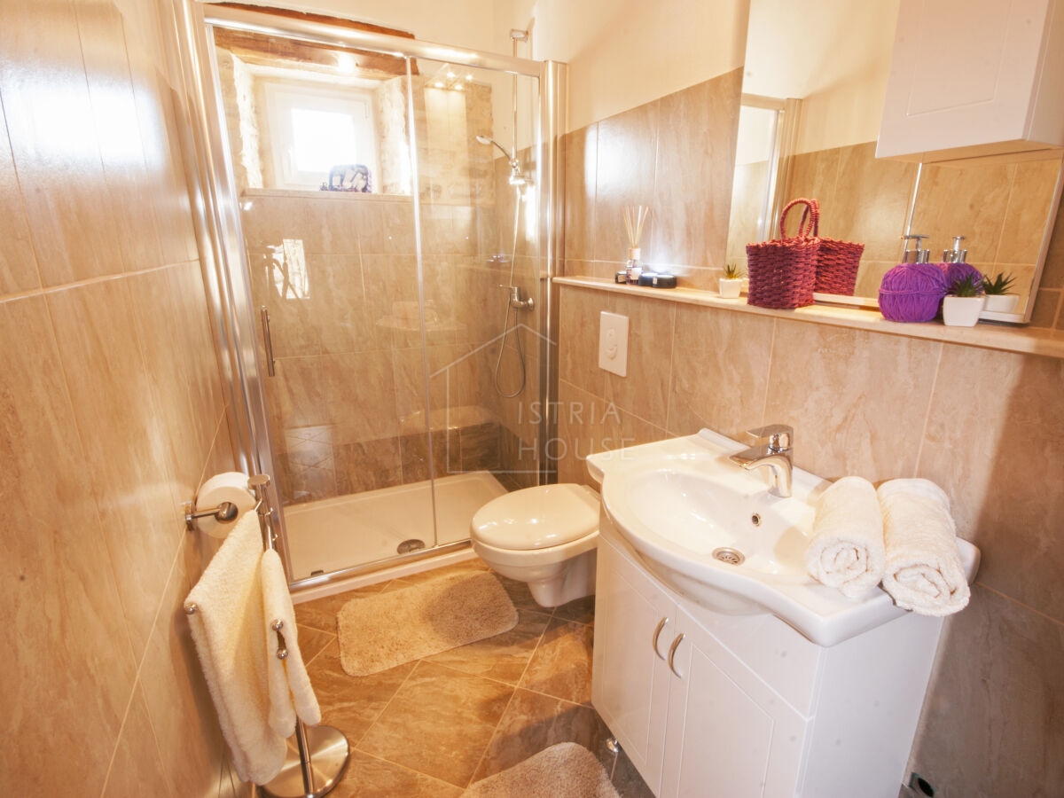 Rovigno, dintorni, casa istriana ristrutturata con piscina