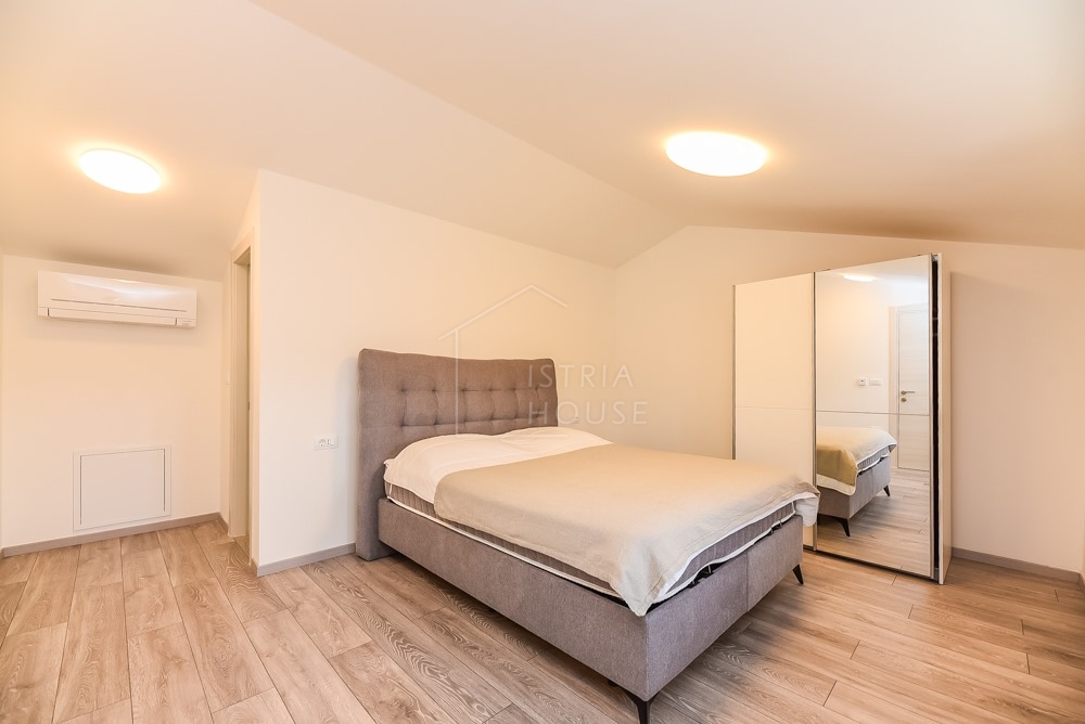 Svetvinčenat, dintorni, casa antica modernamente ristrutturata con piscina