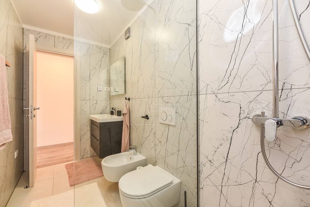 Svetvinčenat, dintorni, casa antica modernamente ristrutturata con piscina