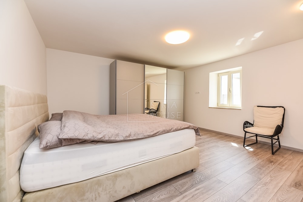 Svetvinčenat, dintorni, casa antica modernamente ristrutturata con piscina