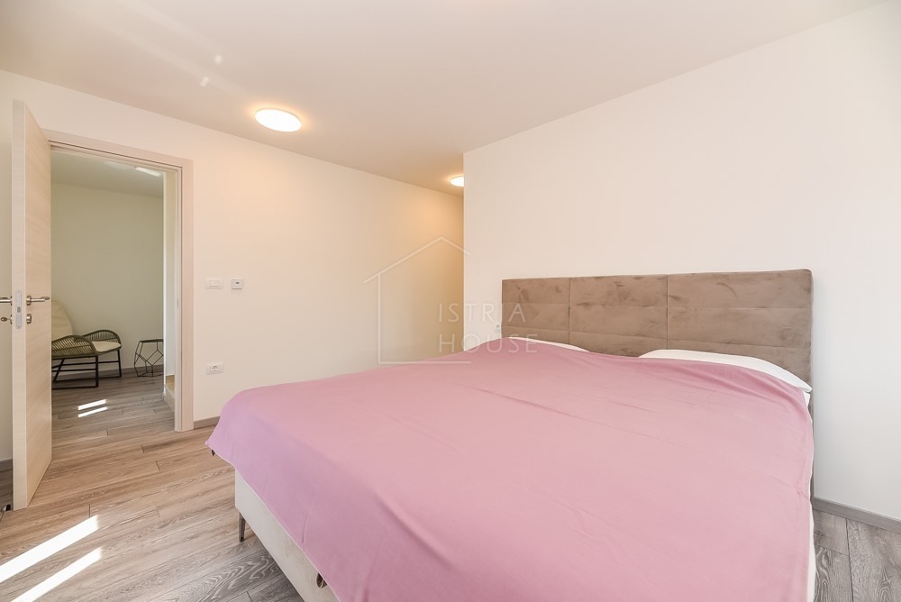 Svetvinčenat, dintorni, casa antica modernamente ristrutturata con piscina