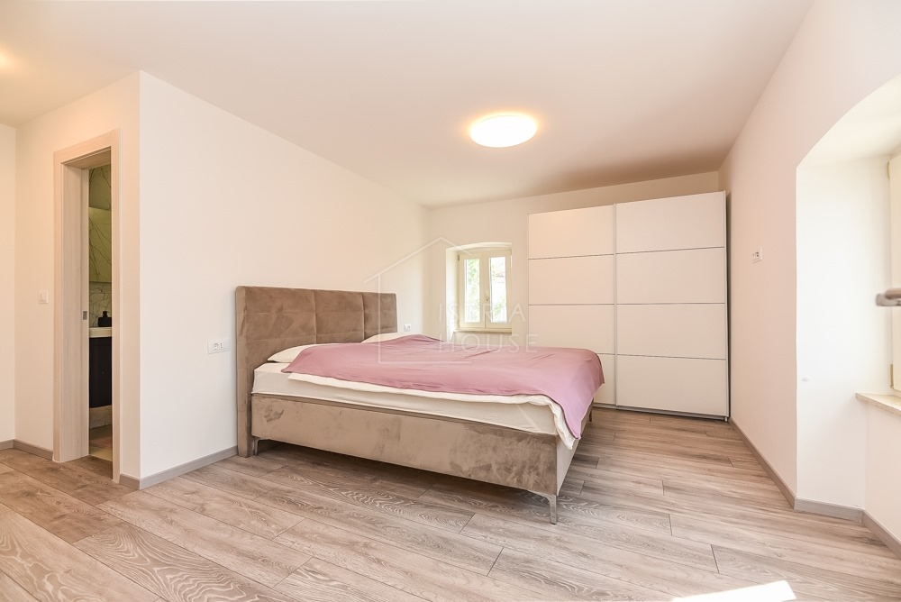 Svetvinčenat, dintorni, casa antica modernamente ristrutturata con piscina