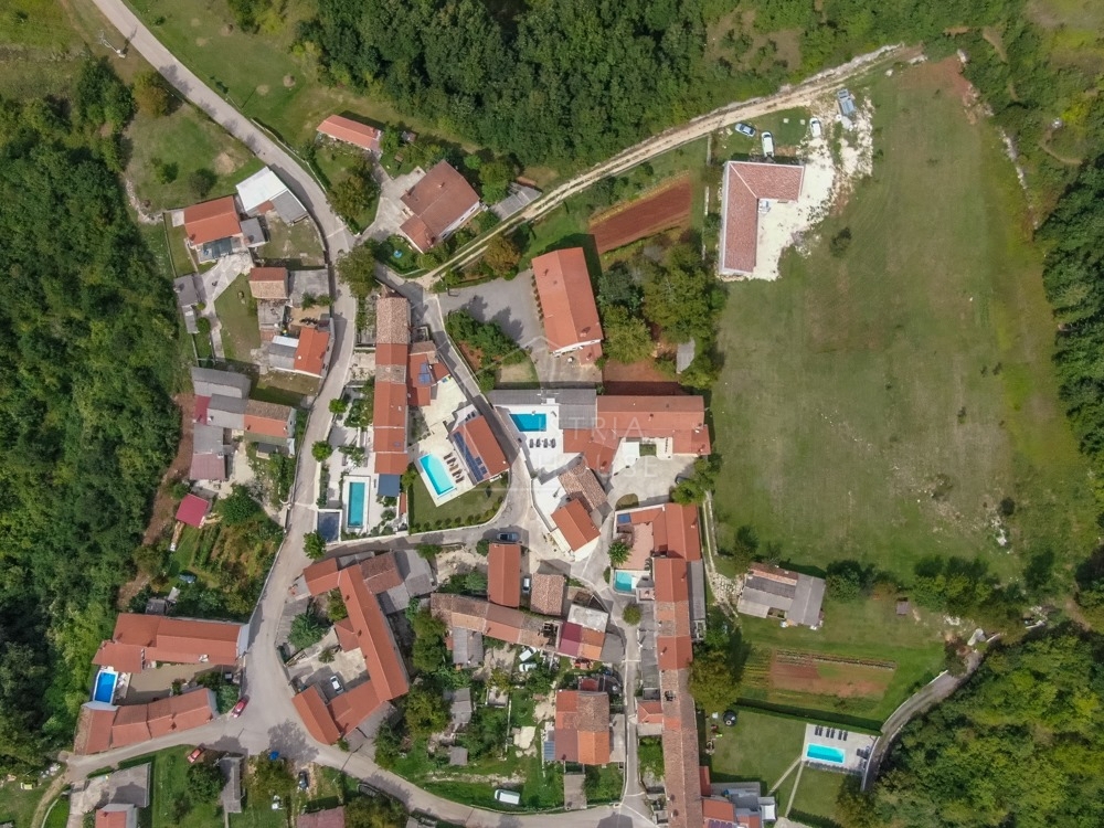 Svetvinčenat, dintorni, casa antica modernamente ristrutturata con piscina